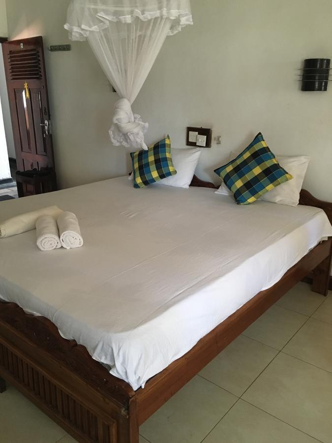 Dephani Beach Hotel Negombo Exterior photo