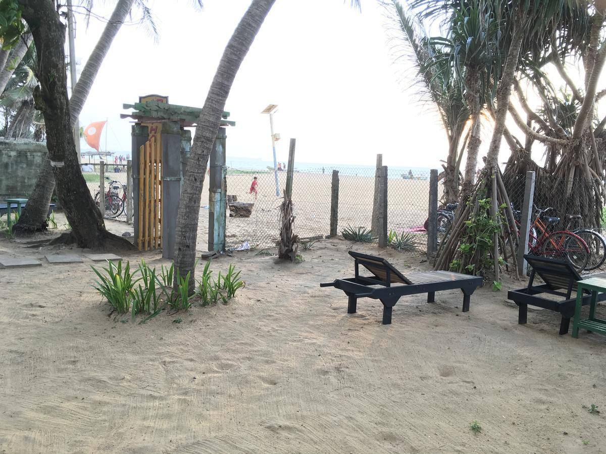 Dephani Beach Hotel Negombo Exterior photo